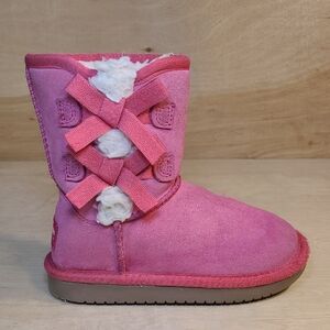 Koolaburra by UGG Victoria Short Boot For Kids In Pink Suede